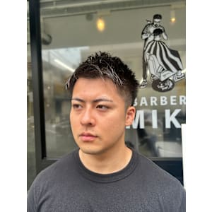 ナチュラルフェード - BARBER MIKI【バーバーミキ】掲載中