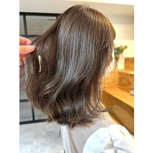 透明感オリーブベージュ/小顔補正立体カット - 髪質改善トリートメント&ヘッドスパ newi 銀座【ネウィ】【カミシツカイゼントリートメントアンドヘッドスパ ネウィギンザ】掲載中