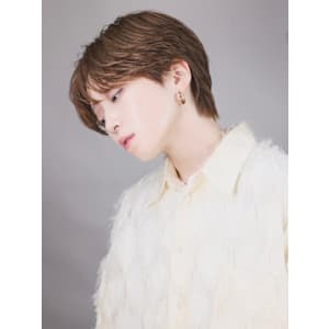 センターパート シースルー ナチュラルヘア