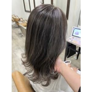 白髪ぼかしハイライト白髪ぼかしカラーブリーチ池袋池袋東口店] - prize Iris 池袋【プライズ アイリス】池袋駅東口店【プライズアイリス イケブクロ イケブクロヒガシグチテン】掲載中