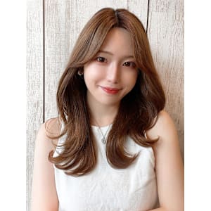 暗髪でも出せるこなれ感フェイスレイヤー×ナチュラルセミロング