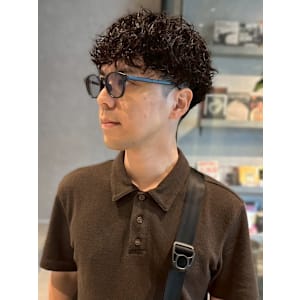 ツイストパーマ 束感 マッシュパーマ ツーブロック 眉毛