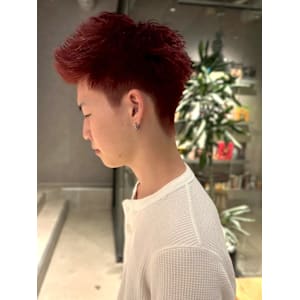 スパイキーショート レッドカラー ブリーチ ツーブロック