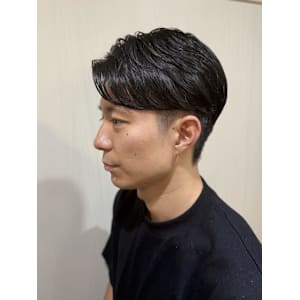 七三分けナチュラルバックショート