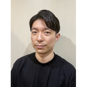 七三分けナチュラルバックショート