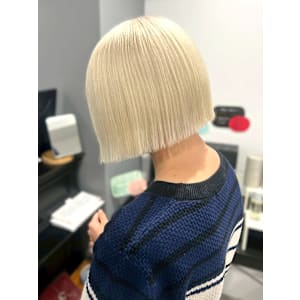 ブリーチ 切りっぱなしボブ 丸みボブ ブロンド 髪質改善 