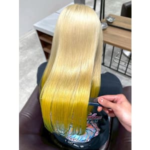 20代　デザインカラー ブリーチ 髪質改善 裾カラー 