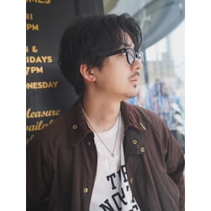 ニュアンスセンターパートニュアンスパーマ刈り上げメンズパーマ