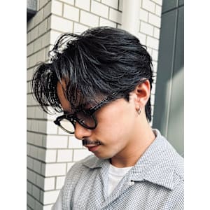 ニュアンスセンターパートニュアンスパーマ刈り上げメンズパーマ