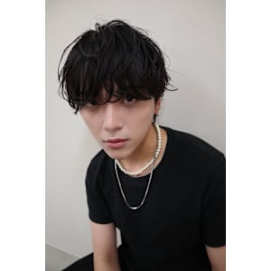 ニュアンスセンターパートニュアンスパーマ刈り上げメンズパーマ