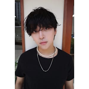 ニュアンスセンターパートニュアンスパーマ刈り上げメンズパーマ