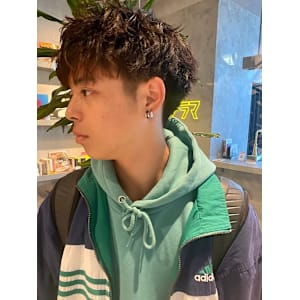 ツイストスパイラルパーマ ツーブロック 眉毛カット 20代