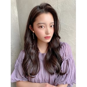 暗髪でも出せるこなれ感フェイスレイヤー×ナチュラルセミロング