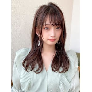 暗髪でも出せるこなれ感フェイスレイヤー×ナチュラルセミロング