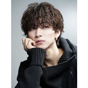 波巻きスパイラルメンズヘアマッシュツイストパーマウルフカット