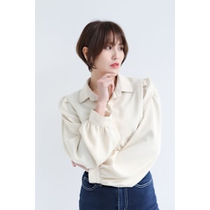 自然体な魅力を引き出すラフなショート