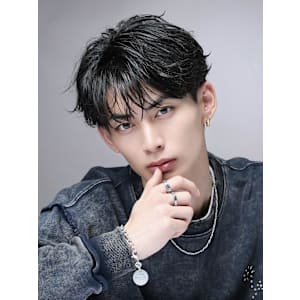 トレンドおしゃれ感MAXシースルーフェザーショート