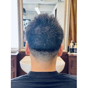 【30代 男性】ロンドンスパイキーツーブロ（大宮/バーバー）