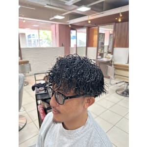 サングラスが似合うメンズパーマ！