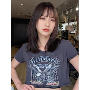 シースルーバングの艶感レイヤーミディ