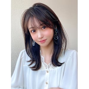 30代40代に人気後れ毛がかわいいくびれヘアシャギーレイヤー