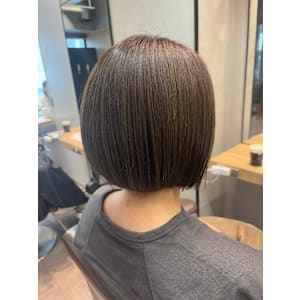 ボブ×オリーブカラー