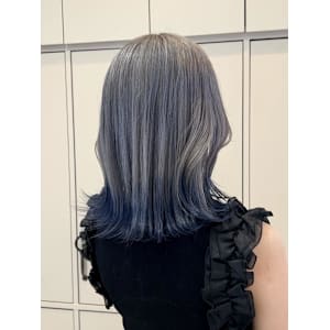 シルバーベースにネイビーのエンドカラー♪