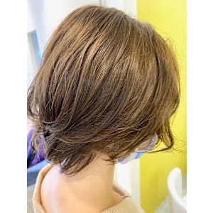 【癖毛を活かした透明感カラー】