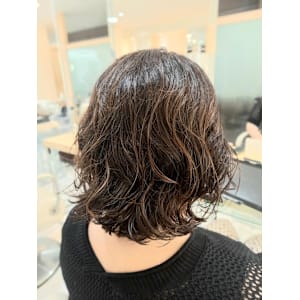 白髪ぼかしハイライト - Beautissimo 東長崎【ビューティシモ  ヒガシナガサキ】掲載中