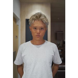 スパイキーショート/ホワイトベージュ/平塚美容室