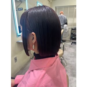 切りっぱなしボブ/縮毛矯正/ワインレッドカラー - amble luxe 池袋【アンブル リュクス】【アンブルリュクスイケブクロ】掲載中