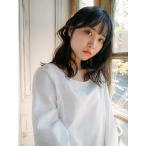 フェミニンセミロングスタイル