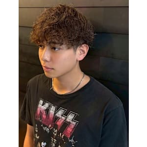 ツイスパ ツーブロックマッシュ アッシュブラウン 20代