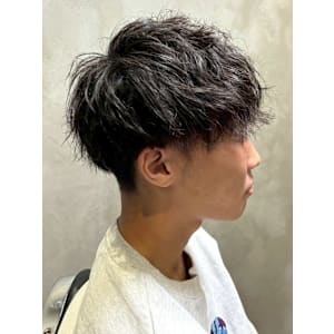 ツイストパーマ ショートマッシュ 20代 30代 刈り上げ