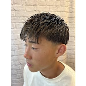 フォアードツーブロスキンフェード