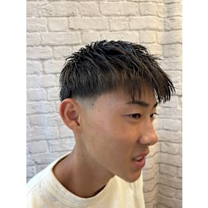  フォアードツーブロスキンフェード