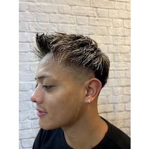 周りと一味違う！ホワイトメッシュとスキンフェードで格好良く！ - 銀座マツナガ 新宿パークタワー店【ギンザマツナガ】掲載中