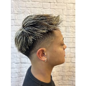 周りと一味違う！ホワイトメッシュとスキンフェードで格好良く！ - 銀座マツナガ 新宿パークタワー店【ギンザマツナガ】掲載中