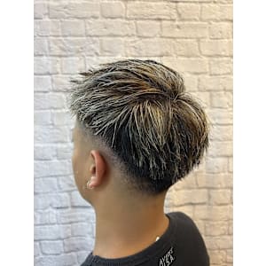 周りと一味違う！ホワイトメッシュとスキンフェードで格好良く！ - 銀座マツナガ 新宿パークタワー店【ギンザマツナガ】掲載中