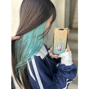 推しカラー×インナーカラー　エメラルドグリーン