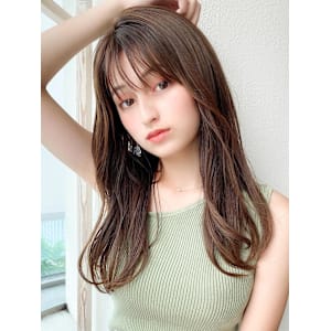 大人かわいいくびれヘアセミロング × ミルクティーベージュ