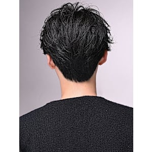 ツーブロックシャープフェザー「センターパート」