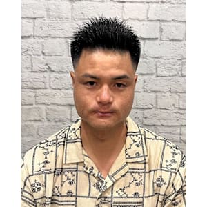 スキンフェードで魅せるシャープなスパイキースタイル - グレイスフルバーバー プラチナム【グレイスフルバーバー プラチナム】掲載中