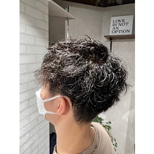 束感メンズパーマツイストスパイラル短髪アップバング