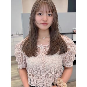 レイヤーカット*顔周りカット*フェイスレイヤー*ベージュカラ