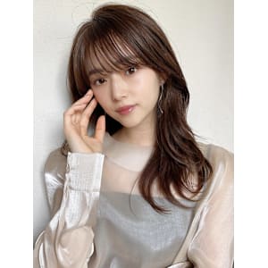 暗髪でも出せるこなれ感フェイスレイヤー×ナチュラルセミロング