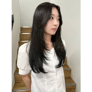 ロングレイヤー黒髪艶髪小顔