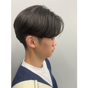 艶感 グレージュ ツーブロック 爽やか センターパート