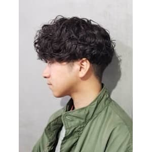 スペインカール ツーブロック マッシュパーマ 束感 20代