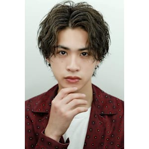 波巻き　センターパートウルフ